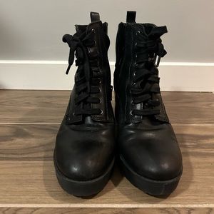 Steve Madden Mackelle Black Leather Heeled Boots